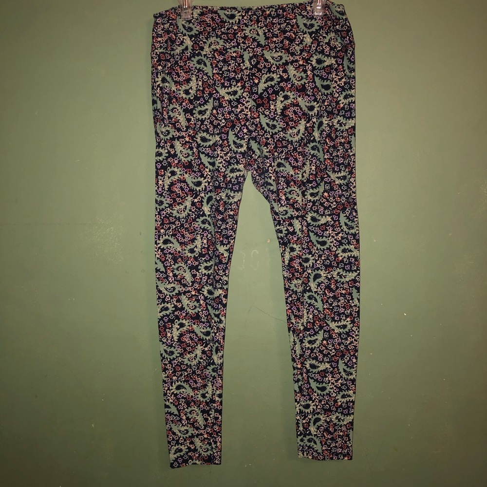 LuLaRoe Tall and Curvy Leggings